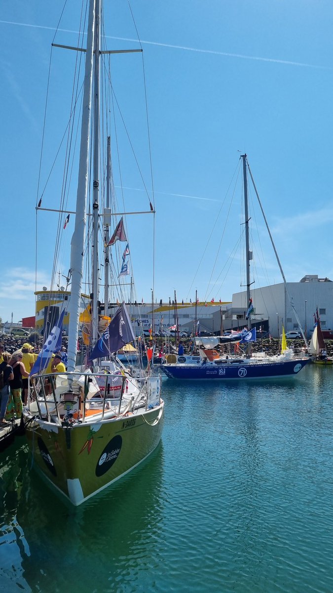 MarkNicholls5's tweet photo. ...and they're off, the entrants in the round-the-world single-handed Golden Globe yacht race left Les Sables d'Olonne late afternoon with an emotional send-off and won't make contact with land or other humans for some 250 days #goldengloberace #GGR2022 #destinationvendee #France https://t.co/TwcIAhbd0U