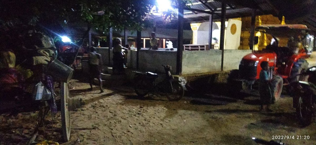 CDSOMMyaungpdf's tweet photo. ညကြီးပြေးနေရပြီဗျို
ခင်များတို့အိပ်နေကြပြီလား ။
ကျုပ်တို့ အညာကတော့ လှည်းနွား ဆိ��င်ကယ် မော်တော် နည်းမျိုးစုံနဲ့ ညတွင်းချင်း ပြေးနေကြရပြီဗျို့။
https://t.co/cnrsxtLiPG
#CDSOM #Myaung #စစ်ရှောင် https://t.co/R6AhEVUrCX