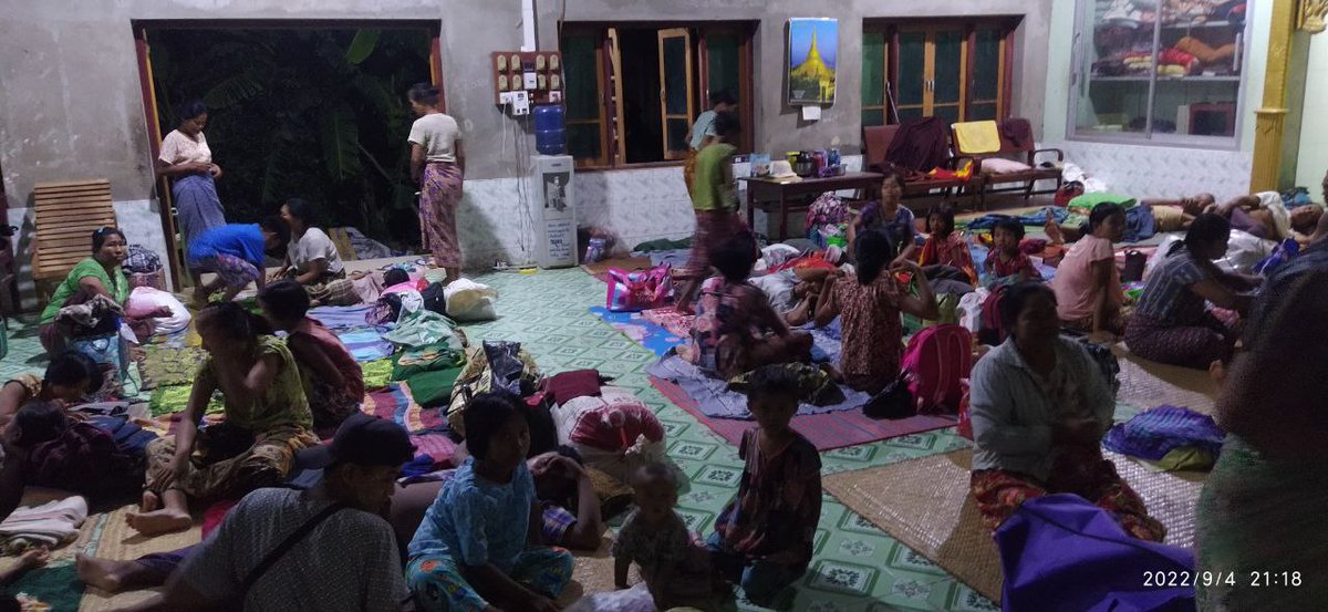 CDSOMMyaungpdf's tweet photo. ညကြီးပြေးနေရပြီဗျို
ခင်များတို့အိပ်နေကြပြီလား ။
ကျုပ်တို့ အညာကတော့ လှည်းနွား ဆိ��င်ကယ် မော်တော် နည်းမျိုးစုံနဲ့ ညတွင်းချင်း ပြေးနေကြရပြီဗျို့။
https://t.co/cnrsxtLiPG
#CDSOM #Myaung #စစ်ရှောင် https://t.co/R6AhEVUrCX