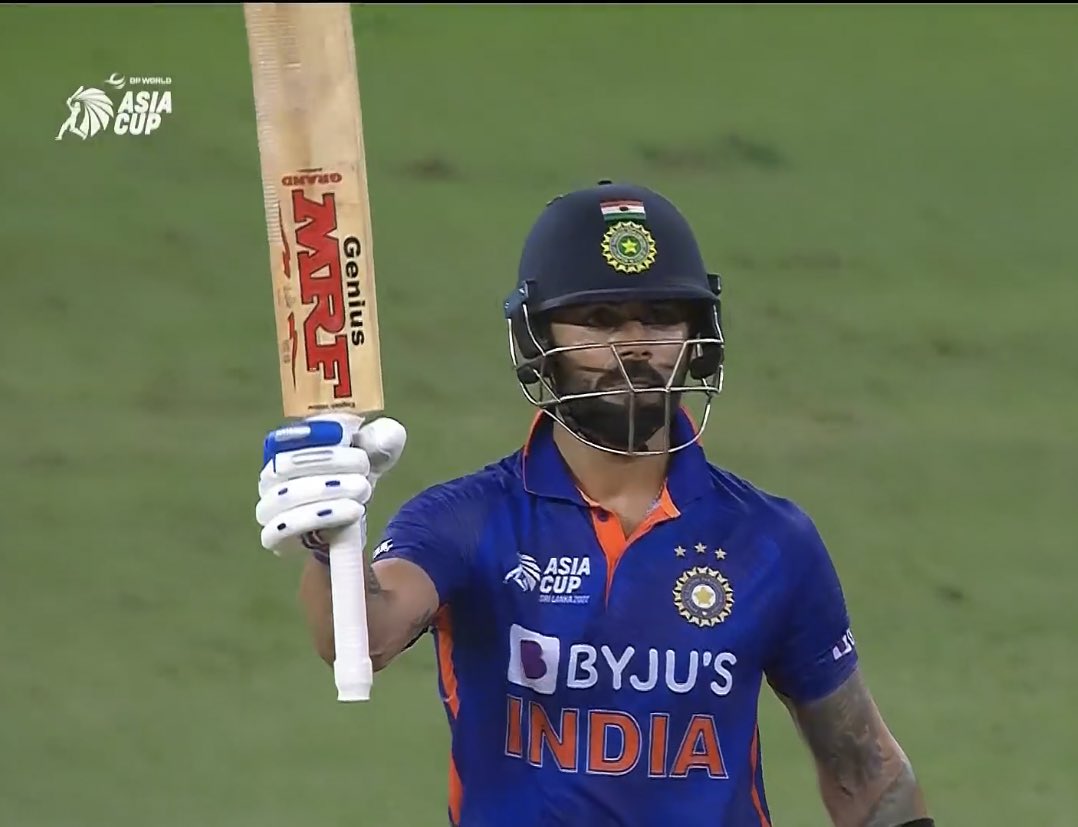 Vishal_Kumar_05's tweet photo. What a knock by Virat Kohli - 60 (44). A wonderful effort by Kohli, the big match player for India again steps up. https://t.co/VE4gxjKMnL