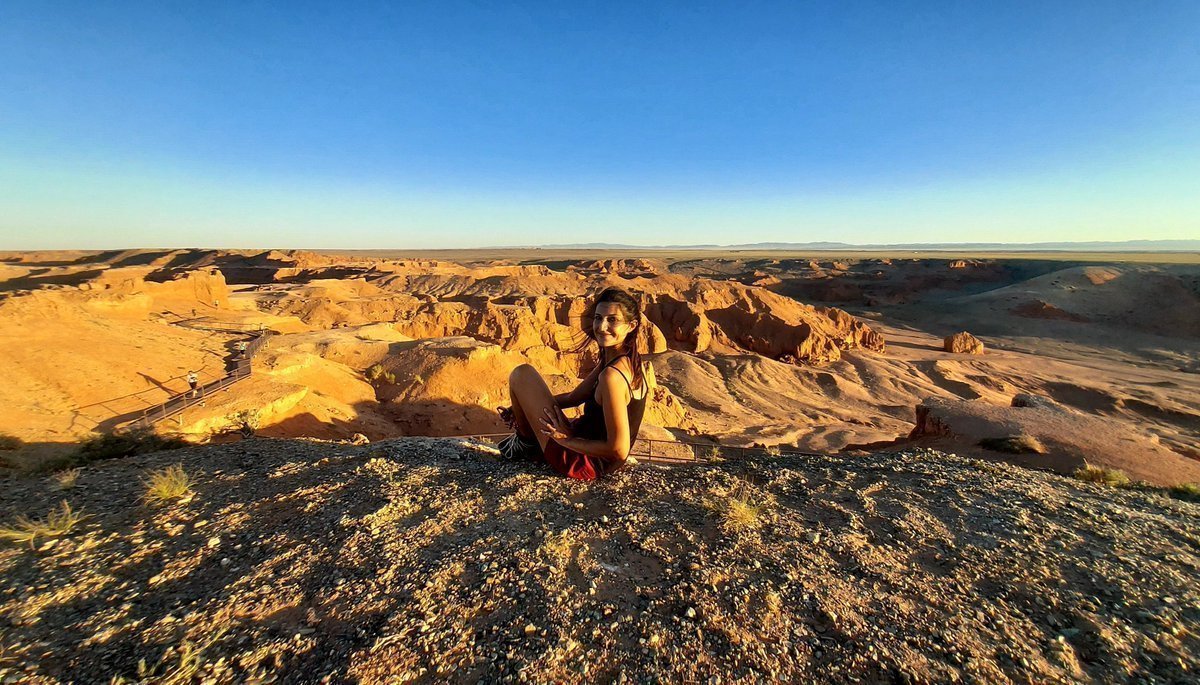 Sidi_Bou's tweet photo. 📸 Momenti di una grande Avventura in #Mongolia ~ estate 2022 🇲🇳🐎

#viaggi #travel 

1. rovine monastero Ongiin Khiid
2. verso il Deserto del #Gobi 
3. latte di cammello
4. #Bayanzag, Flaming Cliff. A partire dal 1922 furono qui rinvenute numerose ossa e uova di dinosauro https://t.co/dLSbwYctNC