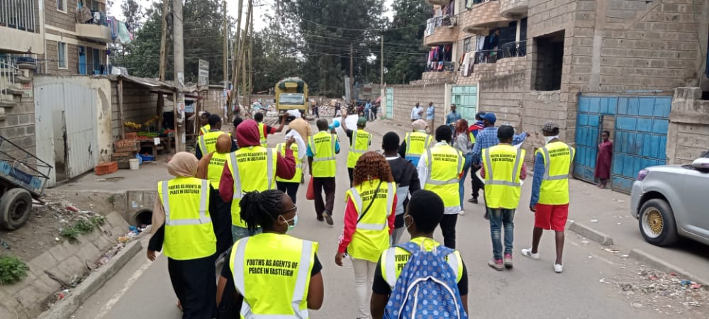 DMC-HRD- Danish Minorities Center for Human Rights (@aobservers) on Twitter photo With the view of contributing towards peace in Kenya, we have through our project “Youth As Agents for Peace in Eastleigh” been facilitating Youths in Eastleigh, Nairobi to engage in #ElectionsKE2022 Post Election Peace Campaigns @DKambKenSom <a href="/eueomkenya2022/">EU EOM Kenya 2022</a> <a href="/AUC_PAPS/">African Union Political Affairs Peace and Security</a> <a href="/elogkenya/">ELOG Kenya</a> With the view of contributing towards peace in Kenya, we have through our project “Youth As Agents for Peace in Eastleigh” been facilitating Youths in Eastleigh, Nairobi to engage in #ElectionsKE2022 Post Election Peace Campaigns @DKambKenSom <a href="/eueomkenya2022/">EU EOM Kenya 2022</a> <a href="/AUC_PAPS/">African Union Political Affairs Peace and Security</a> <a href="/elogkenya/">ELOG Kenya</a>