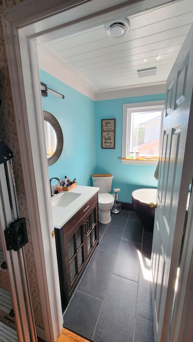 srpike2009's tweet photo. After trying unsuccessful to get a contractor to remodel one of our Bathrooms we decided to do it ourself...saved money and learned a bunch of new skills.  Looks pretty good I think. https://t.co/CHtOLunBHn