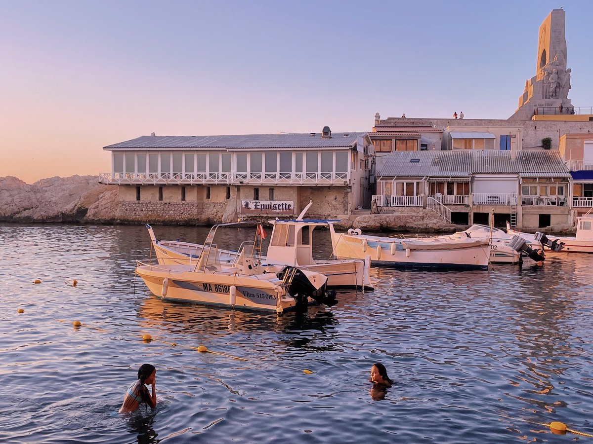WoW_Agence's tweet photo. Back to School 💗

#Marseille https://t.co/QKDUqVgVqm