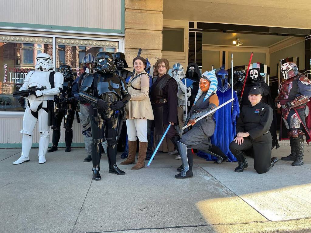 Joined @501stcentralgarrison and @rebellegionilumbase for the annual movie troop at the historic theater in Luverne! Great weather, fun troop, and it’s always great to hangout with our sister base!

#rebellegion #rl #centralbase #thephantommenace