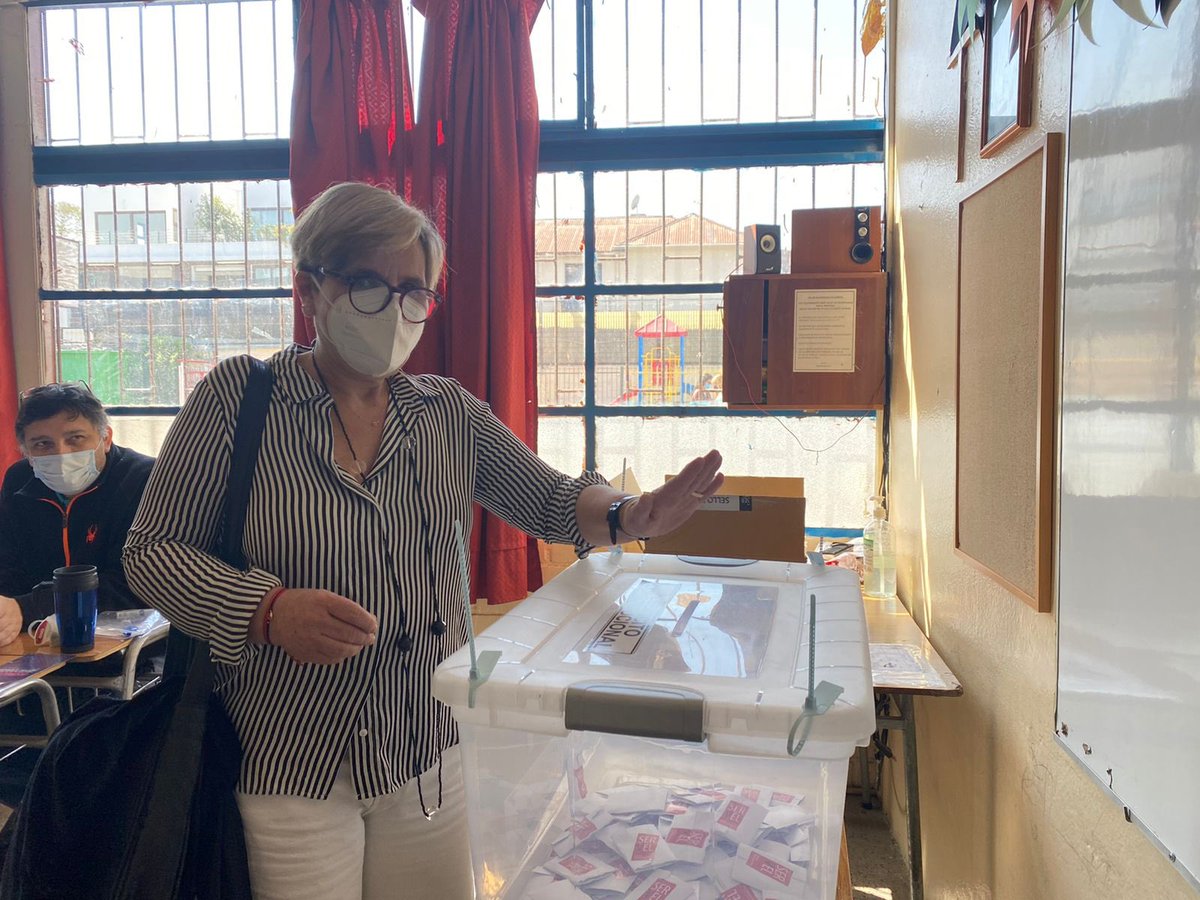 lorenafriesm's tweet photo. ¡Voto listo! Por fin, juntos y juntas, vamos a terminar con el legado de Pinochet 🙌🏼🇨🇱 https://t.co/7UFHLq6MSZ