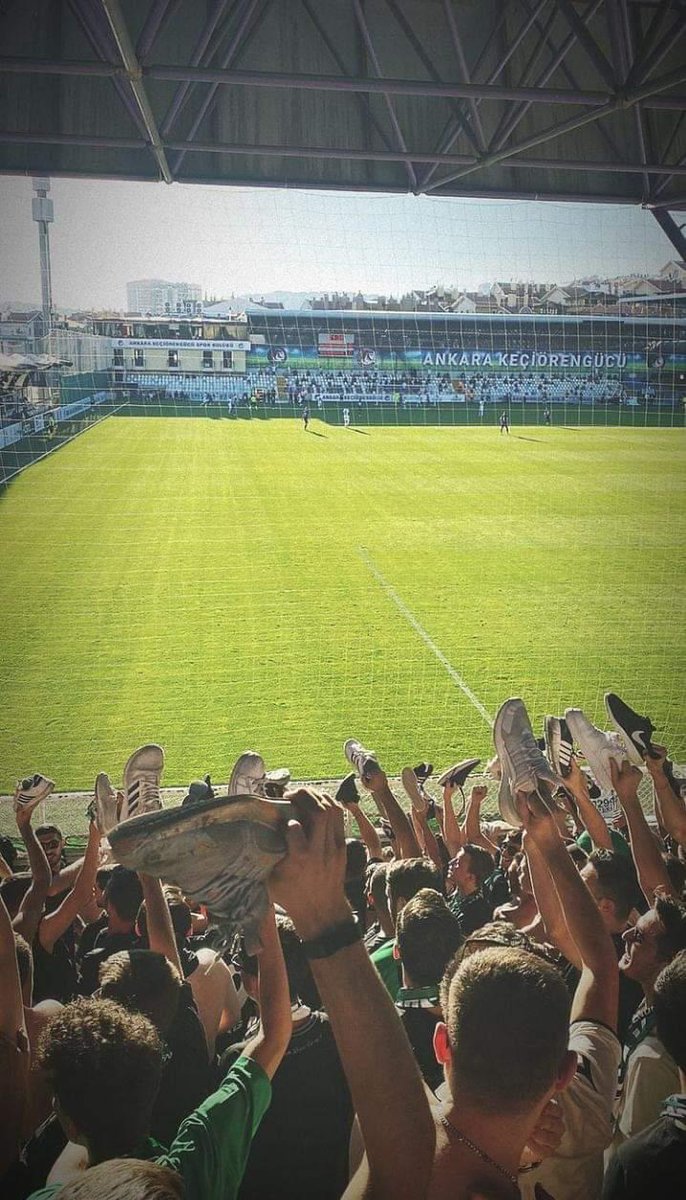 Bu ayakkabılar sana kalktı istenmiyosun @PurenIlker istifa