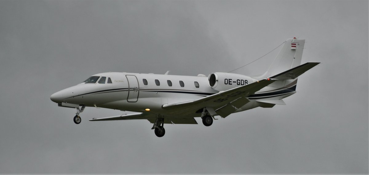AvDelphi_images's tweet photo. Cessna C560 XL Excel #AvDelphi #OEGDS #CESSNA #C560 #XL #EXCEL #LSZH https://t.co/xa2uyLP6pG https://t.co/l9QyQLDkb6