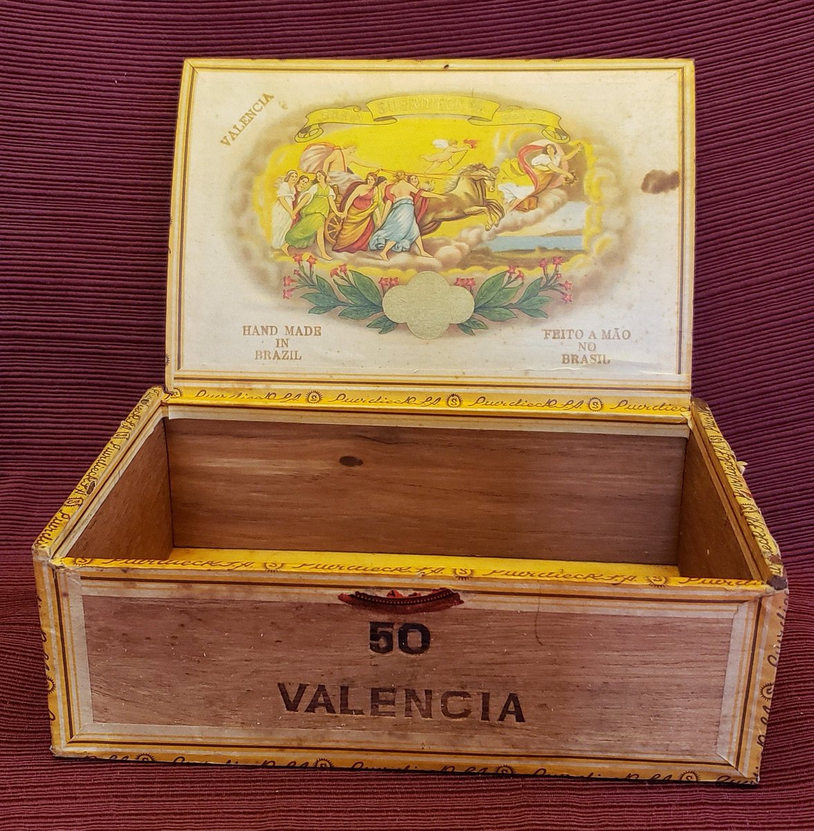 atticesoterica's tweet photo. Vintage Suerdieck S/A Bahia - Brasil Valencia Wood Cigar Box Collectible Tobacciana https://t.co/90CEJHP4hh #BestOffer #Collectibles #Etsy #Vintage #Antiques #Curios #AtticEsoterica #CollectibleBox https://t.co/35LbTtRkN8