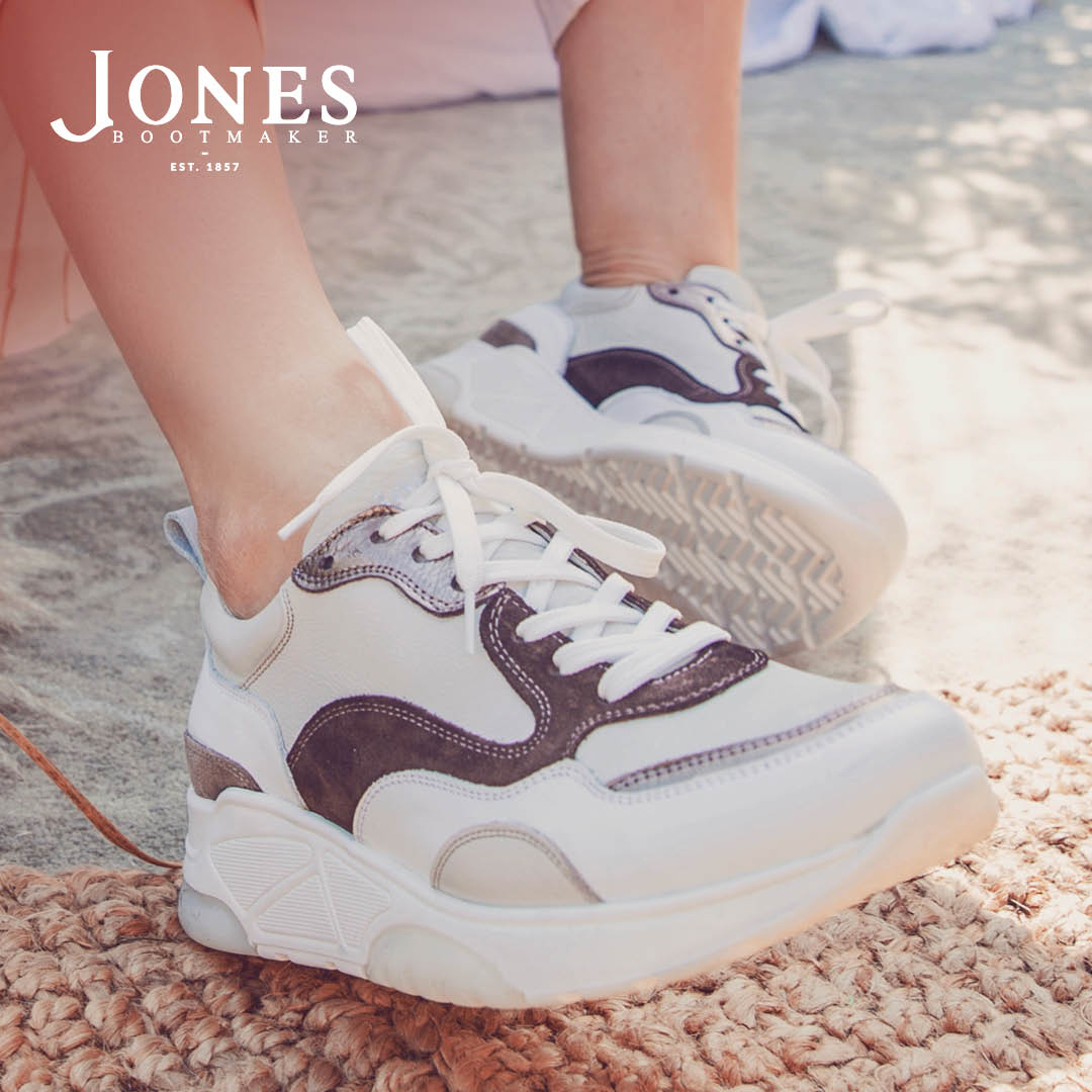 jones bootmaker closing down