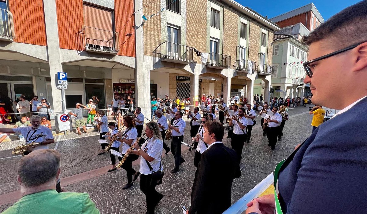 ElenaLucchini's tweet photo. Torna lo storico Palio d’Urmon di #Robbio.
Folklore, musica, giochi, gastronomia e tanto altro per la tradizionale manifestazione diventata esempio del lavoro costante di questa splendida comunità che ha permesso a Robbio di diventare la “Capitale del volontariato”
#Lomellina https://t.co/yosDvlm6uO