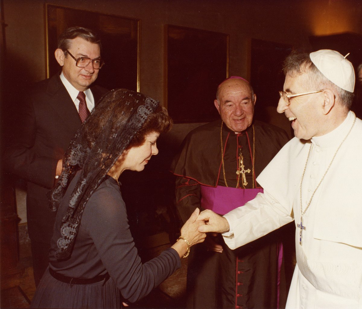 KofC's tweet photo. Pope John Paul I was beatified today in Saint Peter's Square. Supreme Knight Virgil Dechant, Ann Dechant, Supreme Chaplain Bishop Charles Greco and Count Enrico Galeazzi met John Paul I during a private audience just before his 1978 installation. (Photos by L’Osservatore Romano) https://t.co/1kw8Ddgf59
