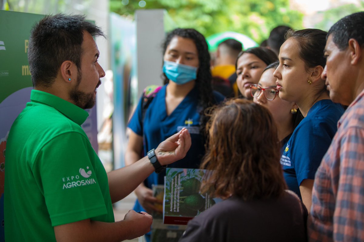 JorgeMarioDiazL's tweet photo. Más de 2500 personas vivieron la experiencia de @SomosAGROSAVIA #AlParque en #Garzón #Huila este fin de semana y entendieron el poder de la ciencia y el conocimiento para transformar el sector agropecuario, y mejorar la vida de sus comunidades. @MinAgricultura @MincienciasCo https://t.co/JLtWIcDpA9