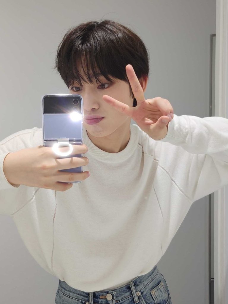 ssu22n's tweet photo. 천사같아아기야아아..
너무이쁨 ��짜내눈에는선우밖에안보여 https://t.co/C2T3xeunFf