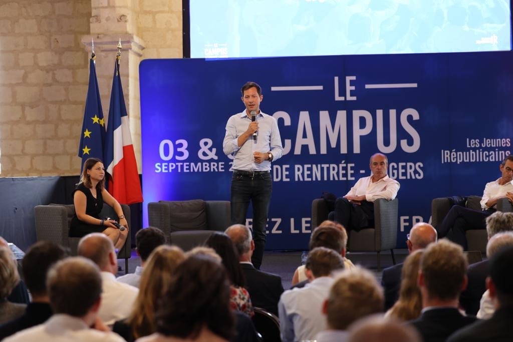 fxbellamy's tweet photo. Heureux d’avoir participé à cette très belle rentrée des @jeunesreps à Angers, avec plusieurs centaines de jeunes. Bravo et merci à @GuilhemCarayon, @Theo_Michel75, @ChVaillot, et à vous tous dont la fidélité nous engage. La France a tant besoin de vous ! https://t.co/XJrN7RCWdP