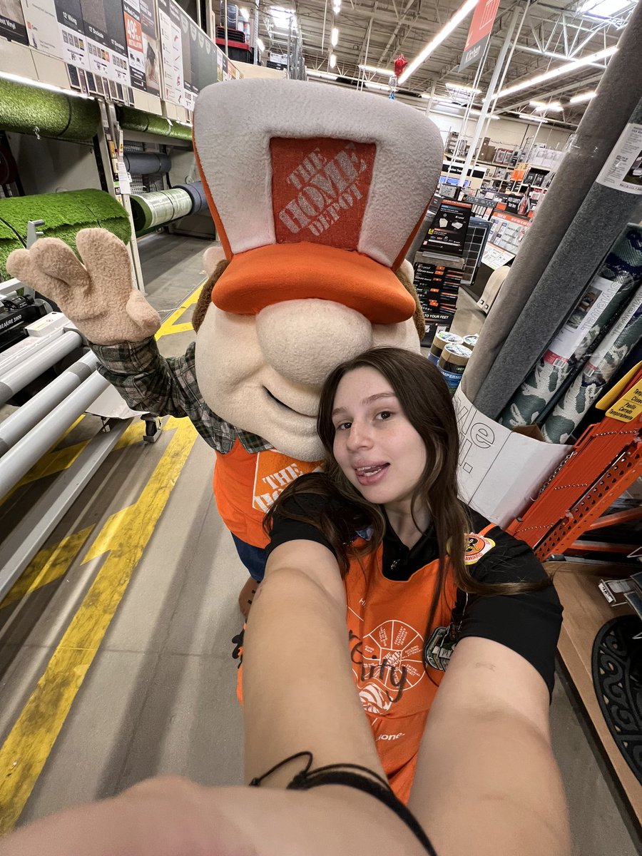 Met my homie Homer on Friday‼️ #homedepot #orangeblooded