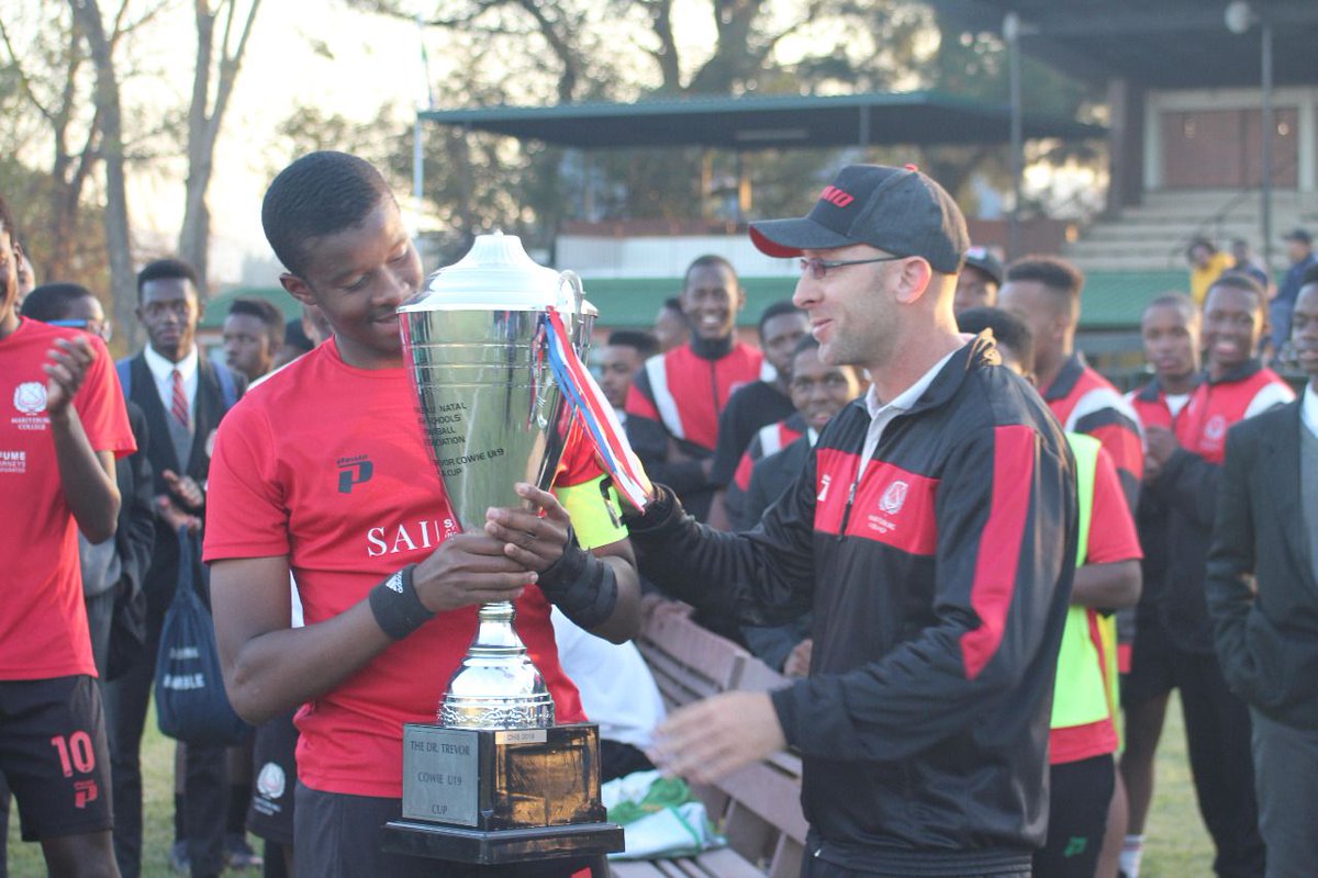 MaritzCollege's tweet photo. A HUGE highlight of last week was the triumph, on #Goldstones no less, of the 1st XI, to win the #CowieCup - the Premier knockout competition amongst KZN schools.
An appreciative crowd saw the XI triumph 1-0 vs a strong Carter team.
Well done, boys!
#RedBlackWhite https://t.co/I8KkFTmySD