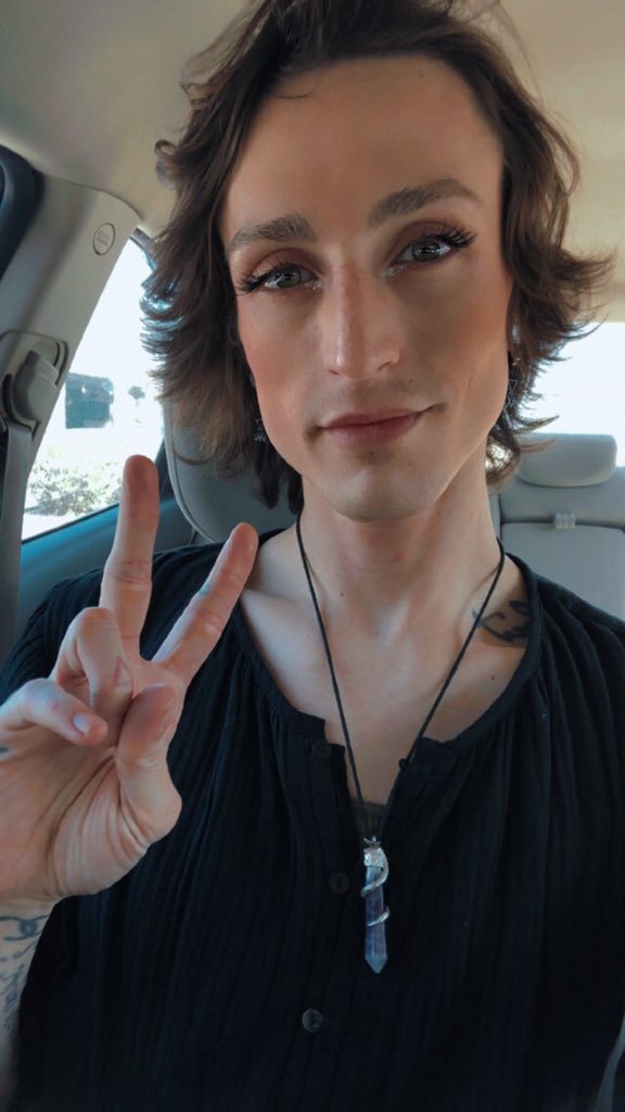 StellaV420's tweet photo. Hey ✨✌️✨ https://t.co/zZL5BLBeqw