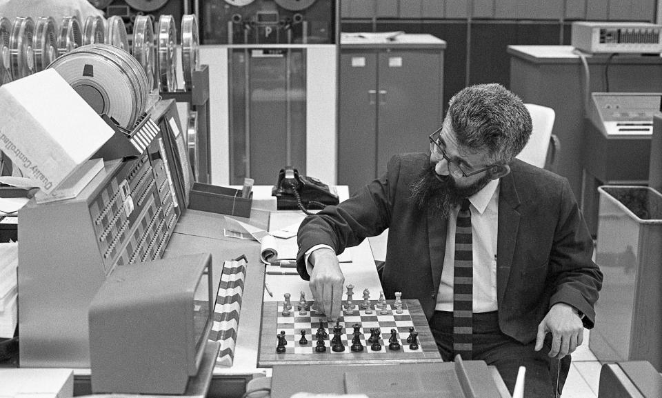 Born on this day in 1927 🎂: AI pioneer John McCarthy, who coined the term “artificial intelligence" and launched the <a href="/StanfordAILab/">Stanford AI Lab</a>. Check out this oral history of his work from 2007, by <a href="/ComputerHistory/">Computer History Museum</a>: bit.ly/3cOp78u