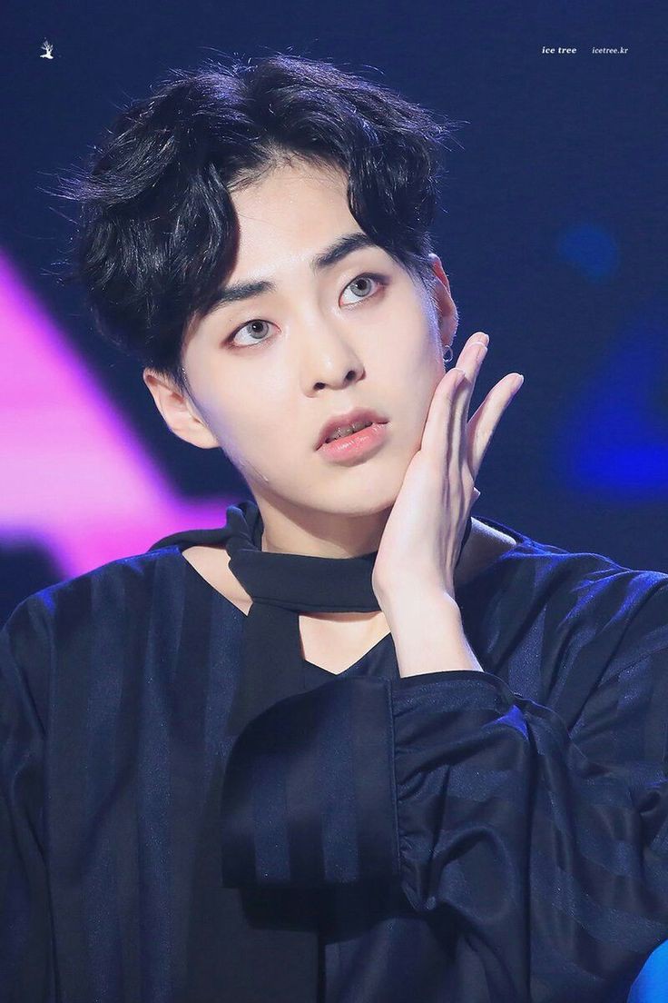 S0R1485's tweet photo. Mew ^ㅅ^
#XIUOLOisHERE
 #SoloistXiuminIsHere
#BrandNew_XIUMIN
@weareoneEXO https://t.co/NLYa4RJowm