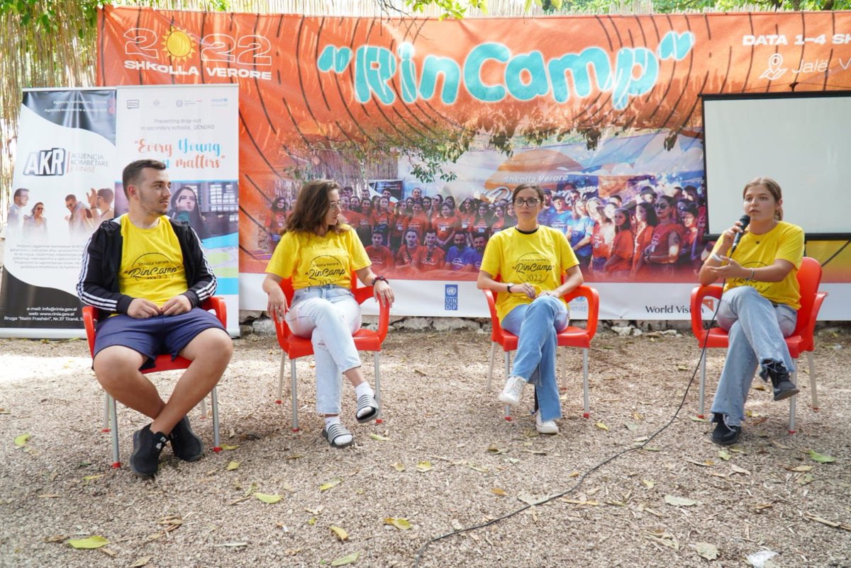 e_rinise's tweet photo. 👉🏻 Sot përmbyllëm me sukses #RinCamp2☀️22, organizuar nga #AKR, me një sesion të dedikuar të rinjve të cilët ndanë mendimet e tyre mbi gjithçka ndodhi këto 4️⃣ ditë. 🙏🏻Mirënjohje mbështetësve tanë, por mbi të gjitha të rinjve pjesëmarrës nga Shqipëria🇦🇱 e Kosova🇽🇰. Faleminderit!🤗 https://t.co/0IkbQVOUnV