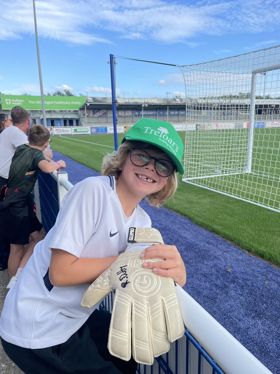 Naimdots's tweet photo. @richduffy1981 big thank you for the glove, you’ve made one lad very happy @treloars https://t.co/ZJa27zKznH