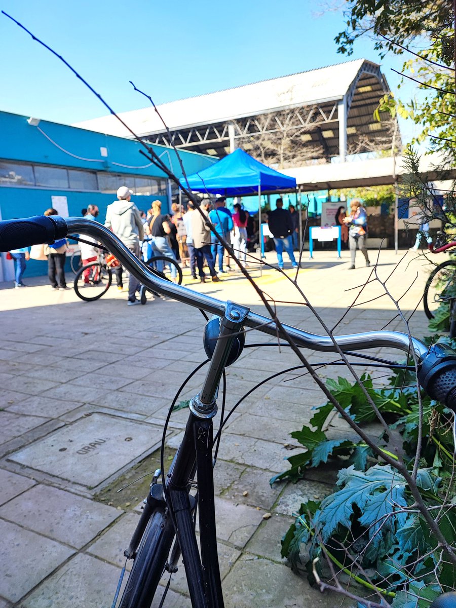 rolanalvarez's tweet image. #AVotarEnBici Deber cumplido en este día histórico para #Chile .un proceso muy expedito y mucha alegría en la ciudadanía. @mueveteCL