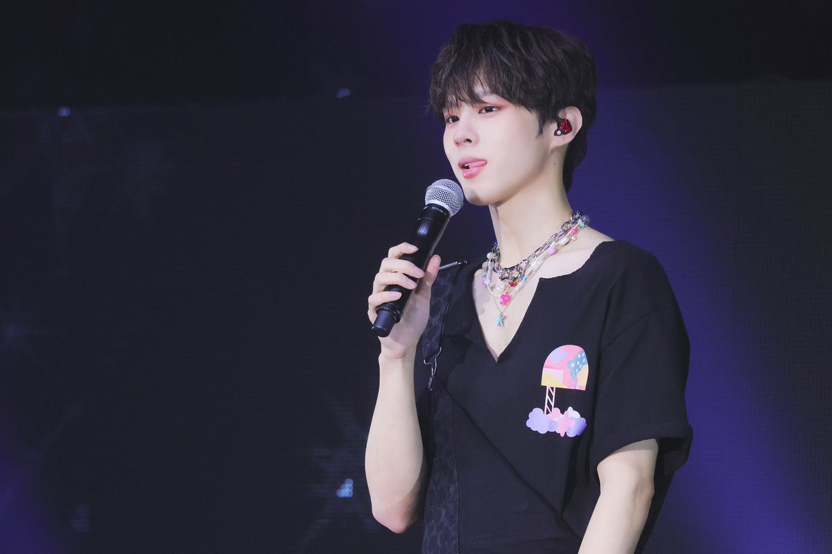 thekimwooseok's tweet photo. And the world drops away once my feet grazes the stage. Here stows some portraits taken from NNN Thailand fan meeting. I know you wouldn't miss it for the world.

🔗 https://t.co/DmFEWbXYsC https://t.co/hCYfCMGAAh