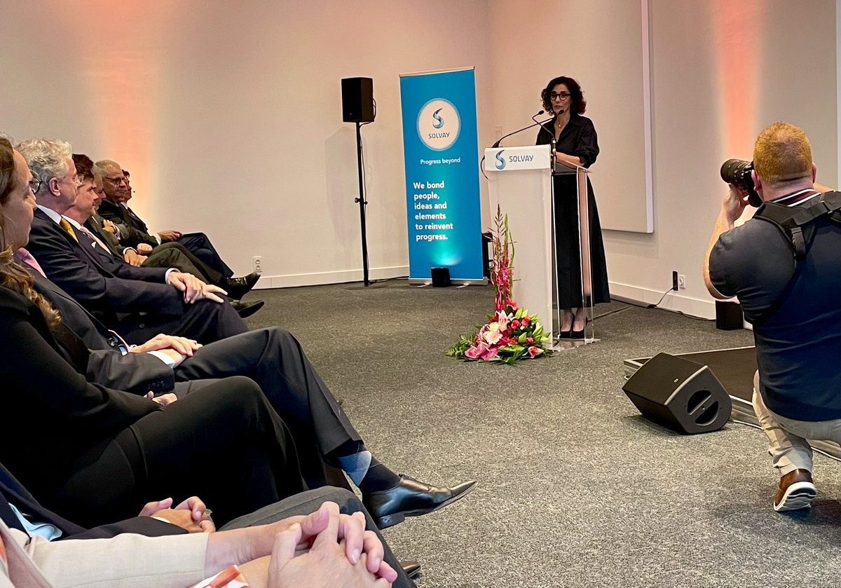 PEDeBauw's tweet photo. 🇧🇪 Thanks @BelgiumMFA Min. @hadjalahbib, @SolvayGroup CEO @Kadriilham for your commitment to public/private cooperation:

✔️ acting for #green and #digital transition
✔️ #science at the heart of #innovation

👉🏻 tackling global challenges together,
making this world a better place https://t.co/jNLwvYmFlV