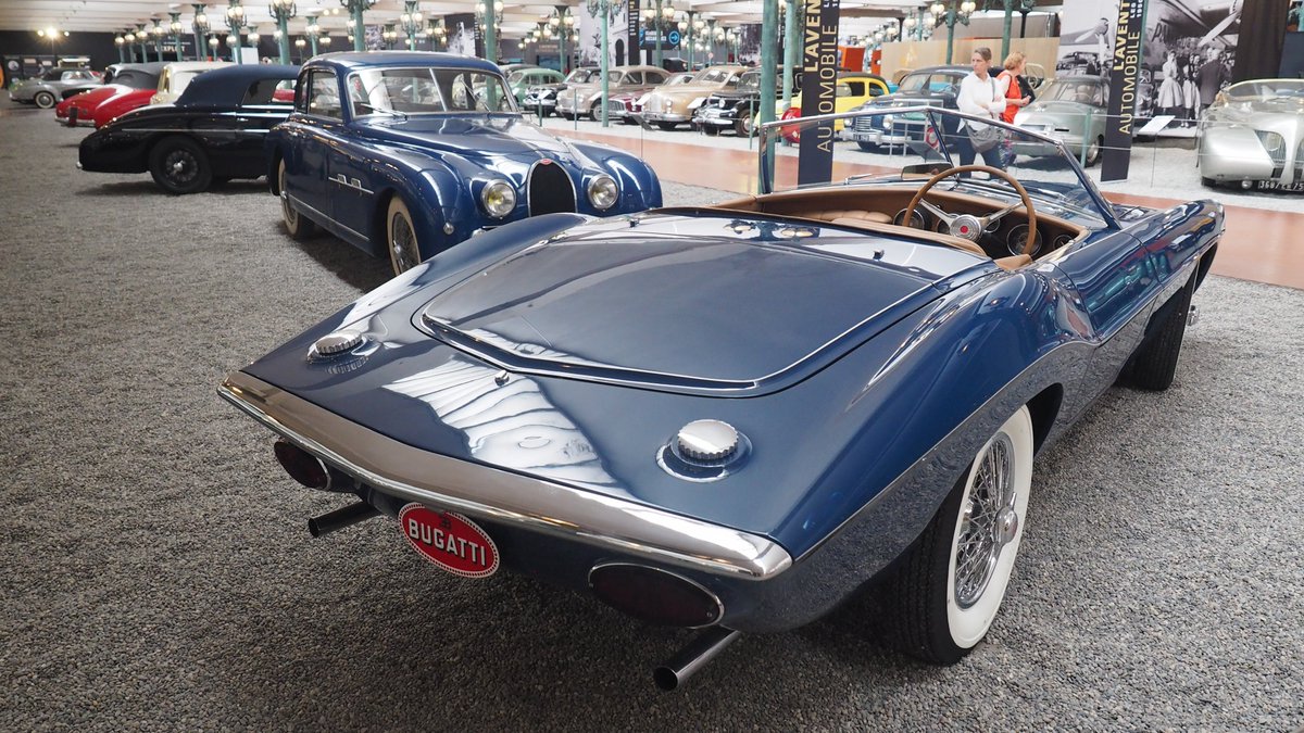PYEtienney's tweet photo. 1965 #Bugatti 101 #Ghia #Exner
#Mulhouse #CollectionSchlumpf https://t.co/GsTJO2NKwE