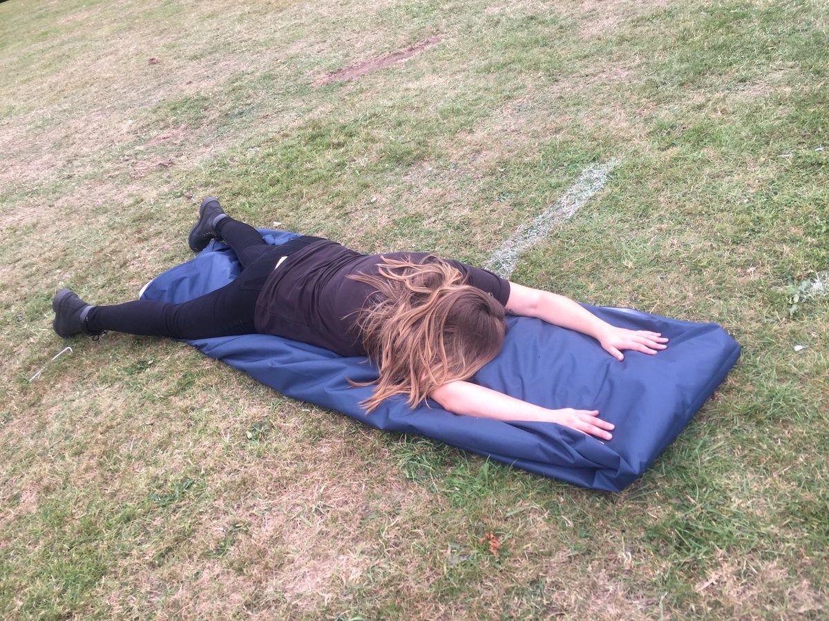 27_lynn's tweet photo. After two days at #Rotherham Show. Battling with a gazebo and both β¦@JJJJemmaβ© and me are only just 5ft 3 #knackered. #readyforfood #readytosleep πππππ https://t.co/tcdXaluPfG