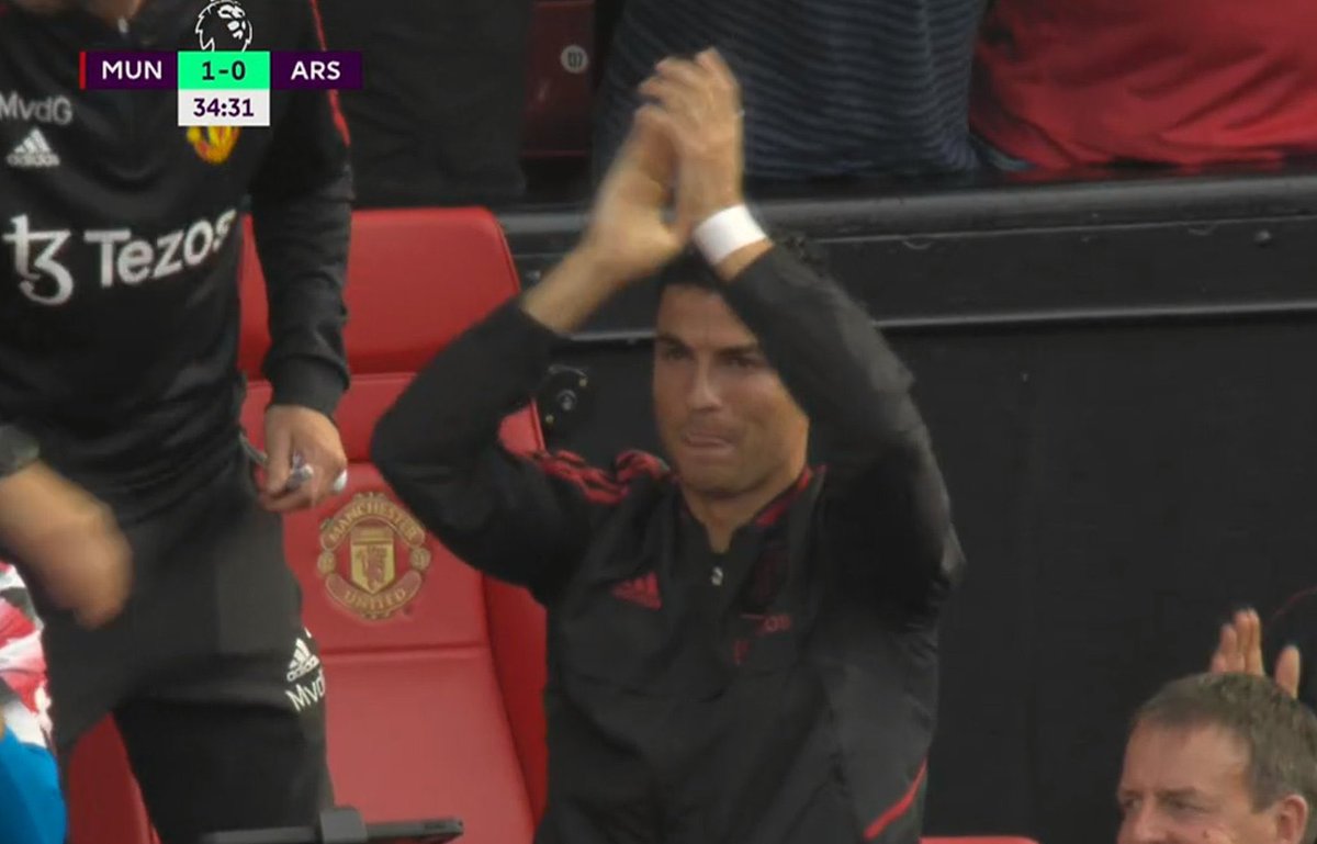 somosaopaulinos's tweet photo. Cristiano Ronaldo aplaudindo de pé o Antony pelo gol. 👏 https://t.co/wjd2MJolaU