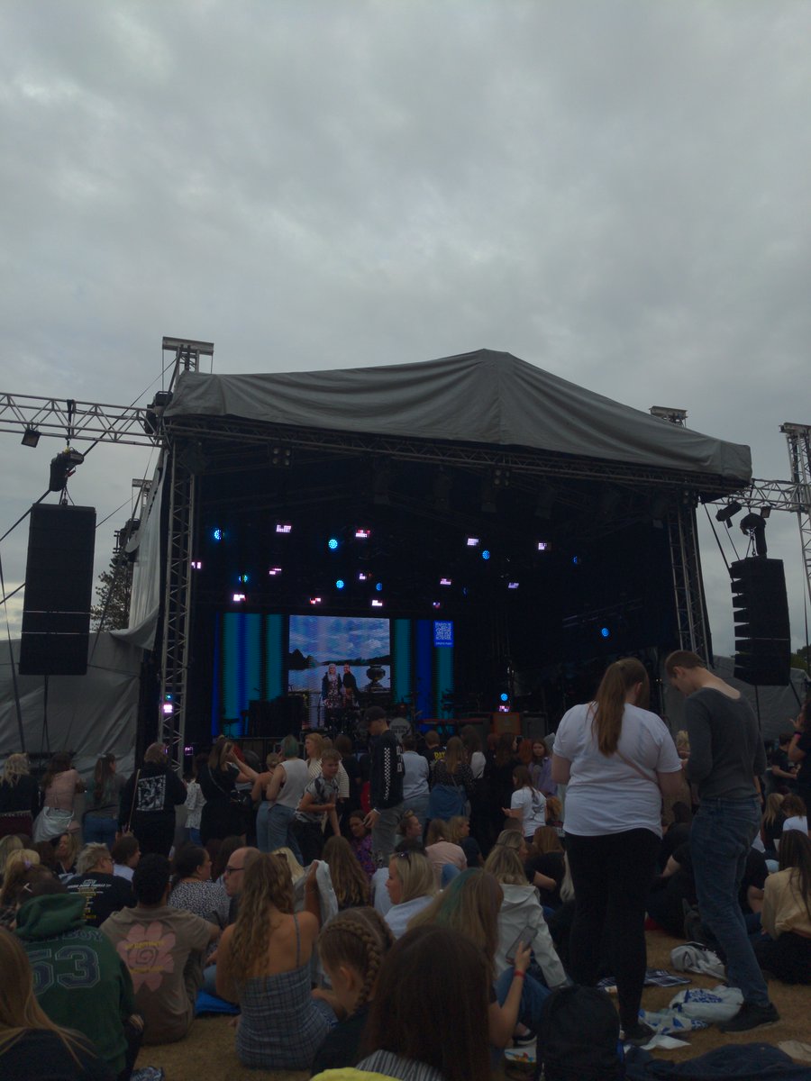 AvynJ4563's tweet photo. #trenthamlive mcfly ready add the snap - Avynjohnson180 https://t.co/H7GlfXKyZt