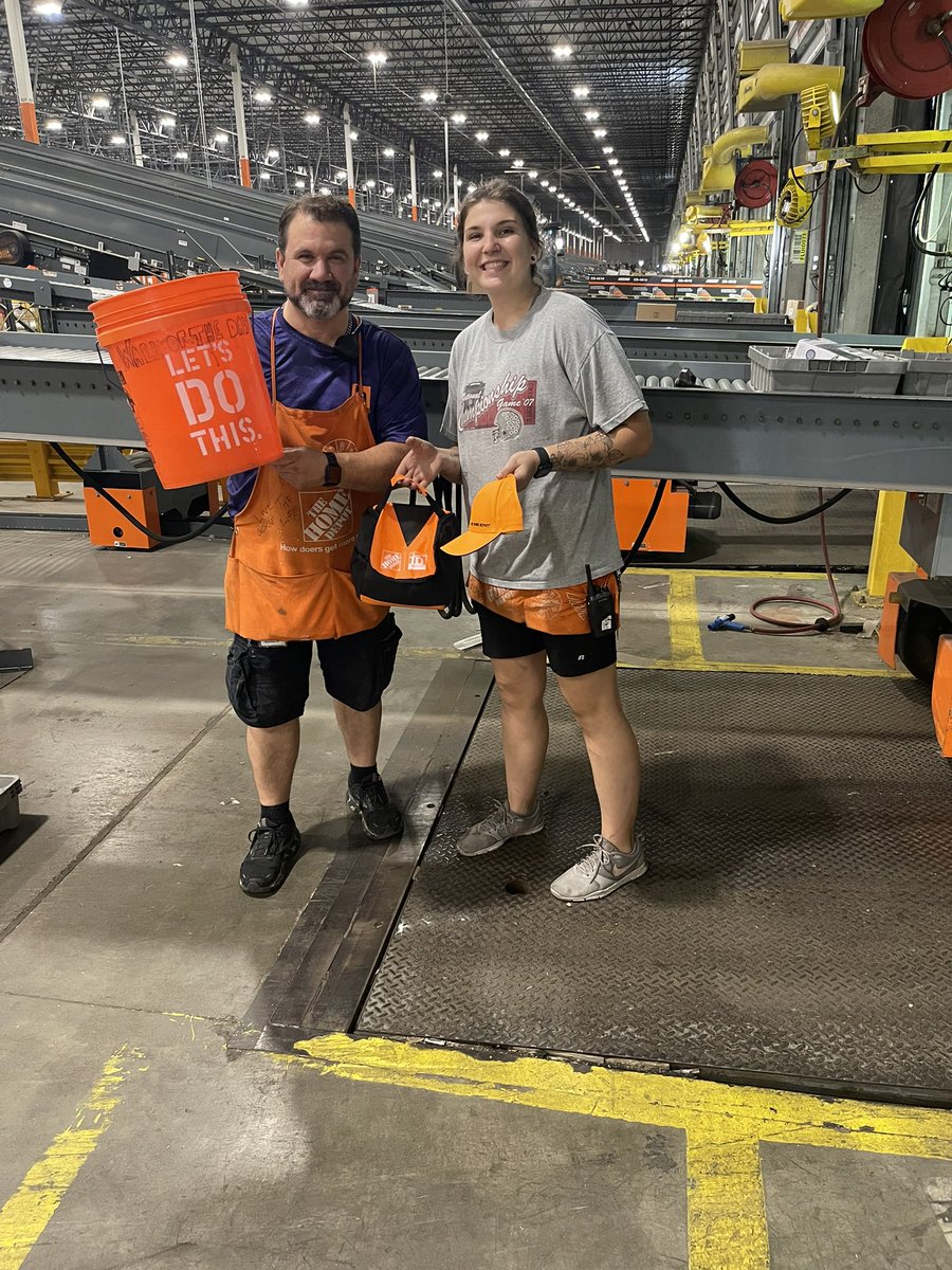MBrowneSugar's tweet photo. “Wall of the Day” monthly winner goes to Tasha. Look at that wall!!! Great job putting your customers first! Picture by Orlando @THDChrisOrsini @SpottsCarl @THDjweidner @lb6566 @logansahadiTHD @AlexTHD5120 @AlexaKennedyTHD @jdesant12 https://t.co/ovxdfmIs58