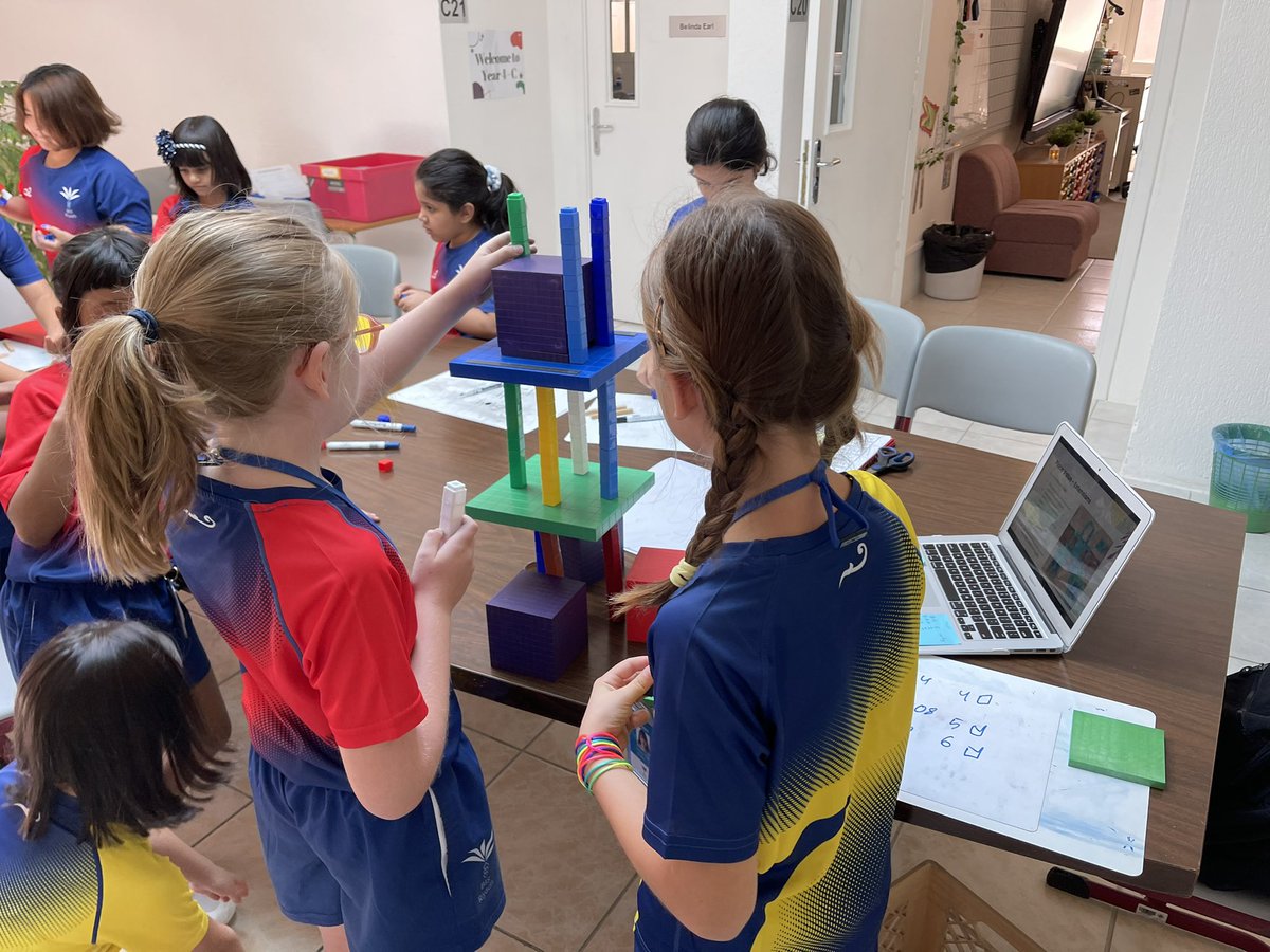 BISRYearFour's tweet photo. #BISRY4 students recapping place value by building Base 10 structures! https://t.co/rvuVkOcKlk