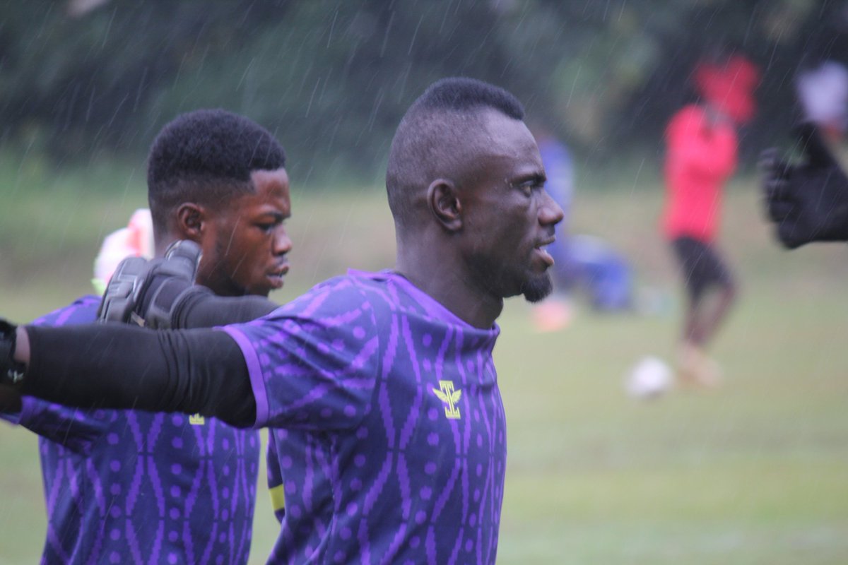 GoldStarsSc's tweet photo. This afternoon preseason friendly match against @HeartsOfOakGH in Kumasi has unfortunately been called off due to a waterlogged pitch.
#Miners #Preseason #Goldstarssc #HeartsofOak https://t.co/OyTmG6ZDhf