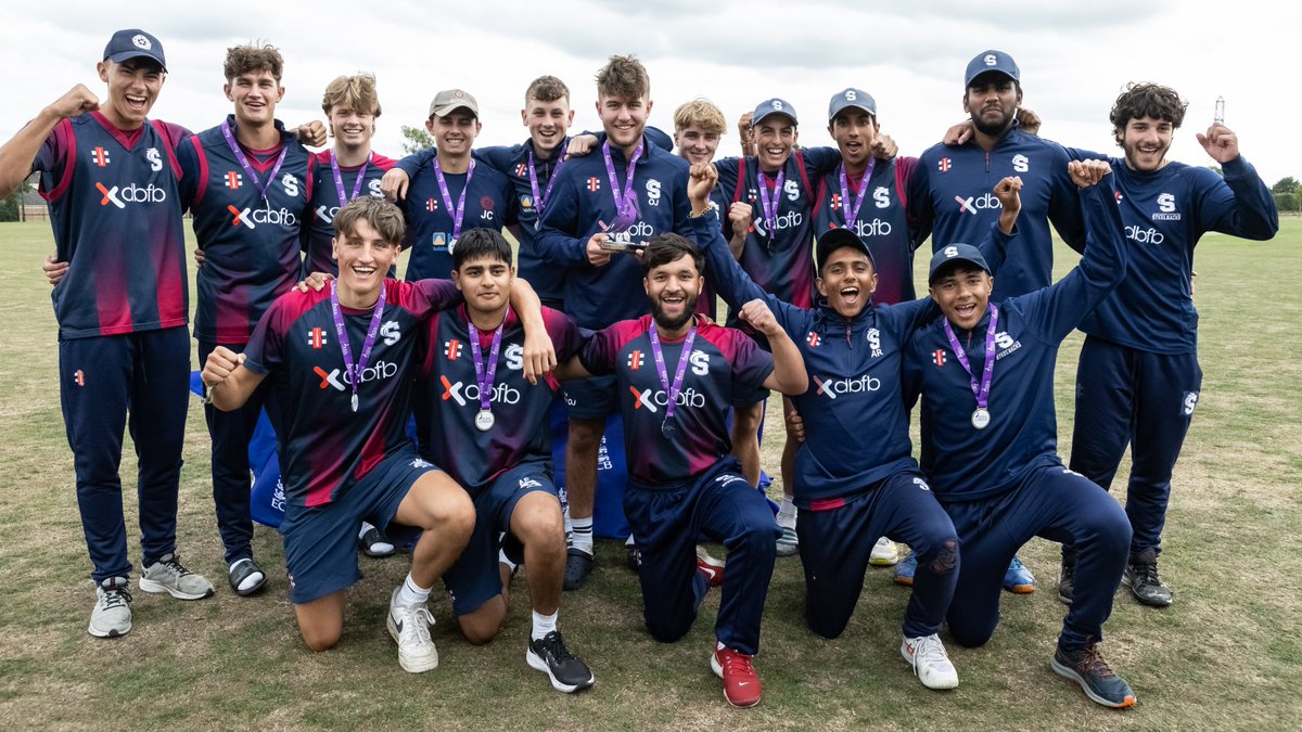 🎉 𝐍 𝐀 𝐓 𝐈 𝐎 𝐍 𝐀 𝐋    𝐂 𝐇 𝐀 𝐌 𝐏 𝐈 𝐎 𝐍 𝐒 🎉

An incredible all-round performance from the Steelbacks U18s who race to victory by 8 wickets! 🙌

𝘛𝘩𝘦 𝘧𝘪𝘦𝘭𝘥𝘴 𝘢𝘳𝘦 𝘨𝘳𝘦𝘦𝘯, 𝘵𝘩𝘦 𝘴𝘬𝘪𝘦𝘴 𝘢𝘳𝘦 𝘣𝘭𝘶𝘦... 🏵