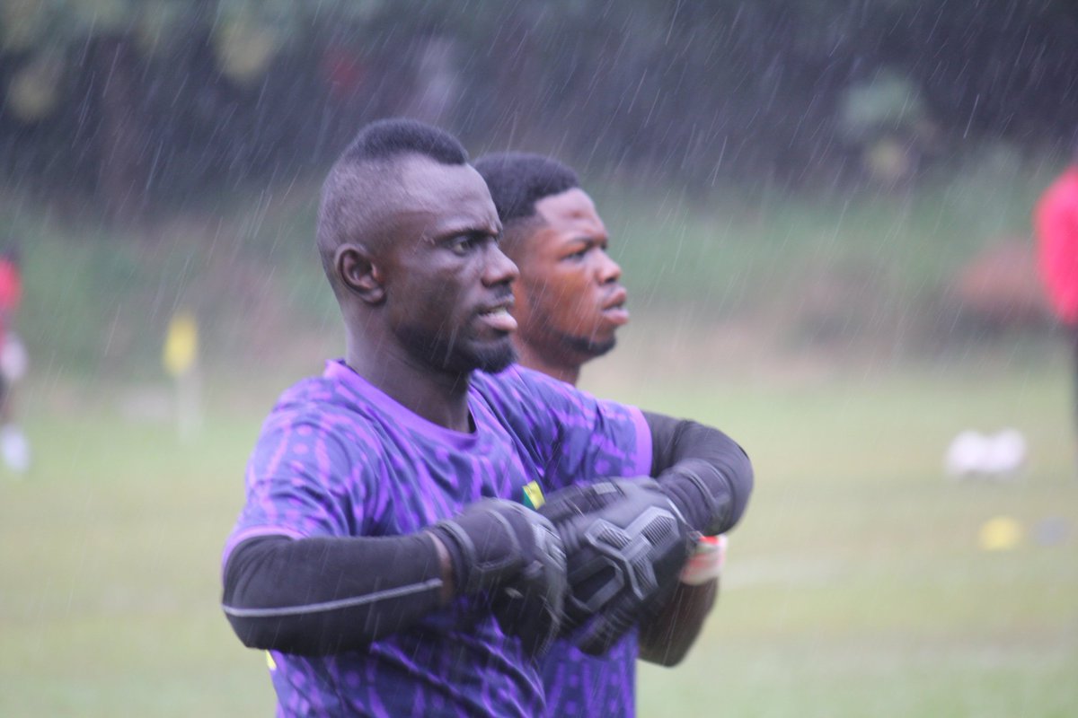 GoldStarsSc's tweet photo. This afternoon preseason friendly match against @HeartsOfOakGH in Kumasi has unfortunately been called off due to a waterlogged pitch.
#Miners #Preseason #Goldstarssc #HeartsofOak https://t.co/OyTmG6ZDhf
