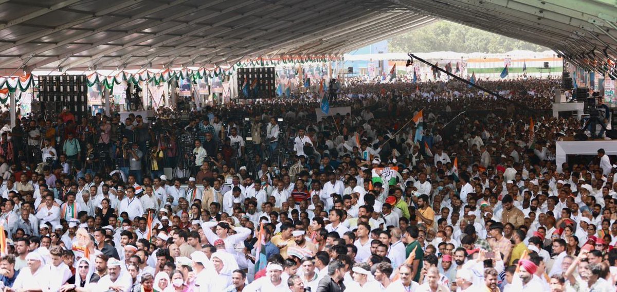 999ajitkukreja's tweet photo. आज दिल्ली के रामलीला मैदान में आयोजित #महंगाई_पर_हल्ला_बोल_रैली की कुछ तस्वीरें।@RahulGandhi @bhupeshbaghel @digvijaya_28 @kcvenugopalmp 

#RahulGandhi  #inflation  #RamlilaMaidan 

Join the #BharatJodoYatra to fight inflation. https://t.co/8euMnr3PI1