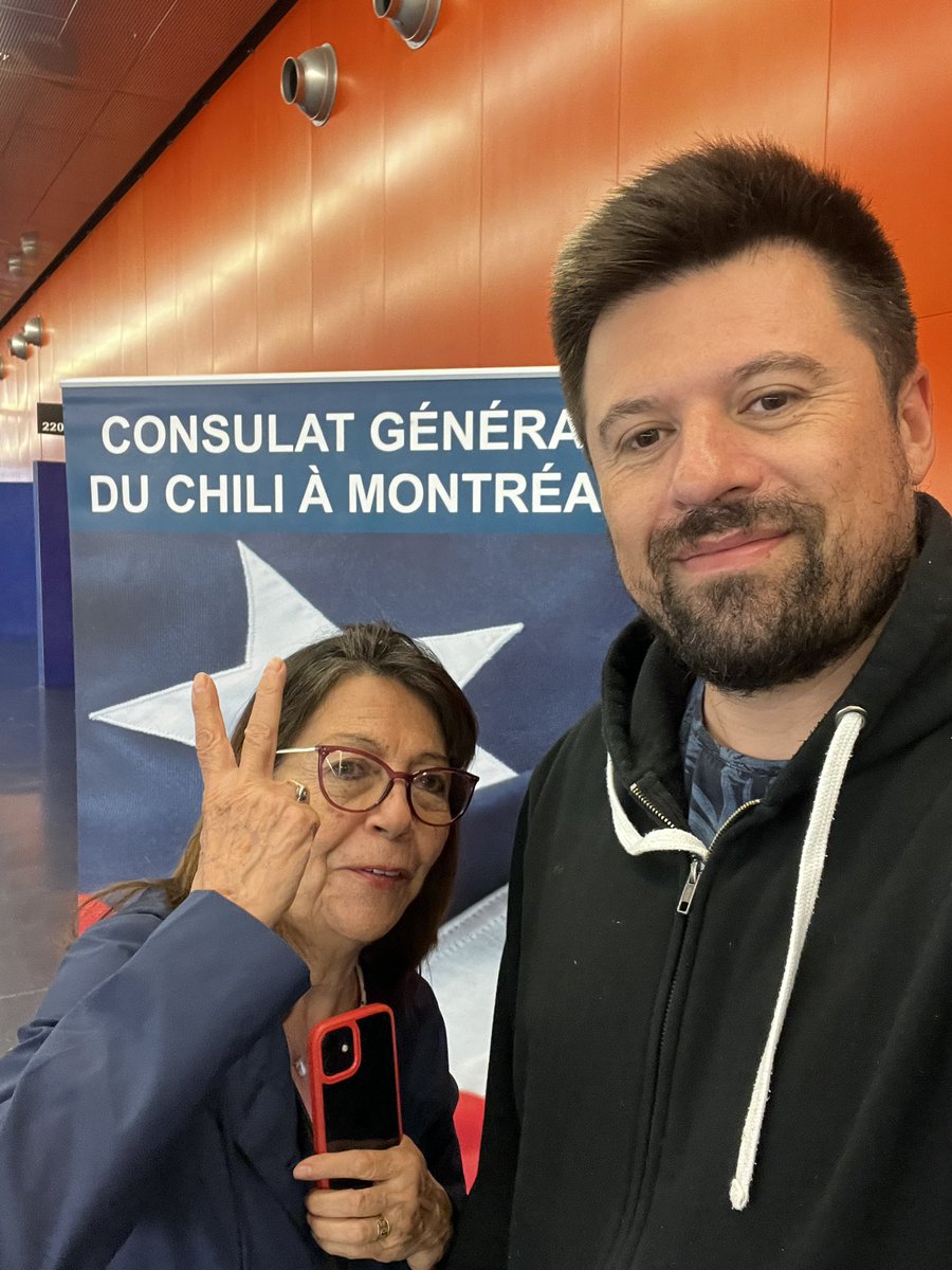 Excelente organization en Montreal, Canadá con 6 mesas habilitadas. Saludos a José Miguel! #CNNPlebiscito 🇨🇦 🇨🇱