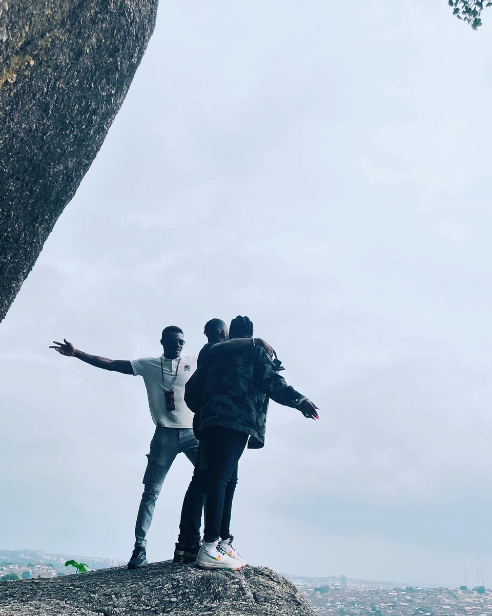TheAfricanHobo's tweet photo. Be lọ s' Abeokuta ìlo Olumo
Bẹ ba ra'lake ẹ ba mi ki - @BrymOlawale https://t.co/QOj1XPtIi4