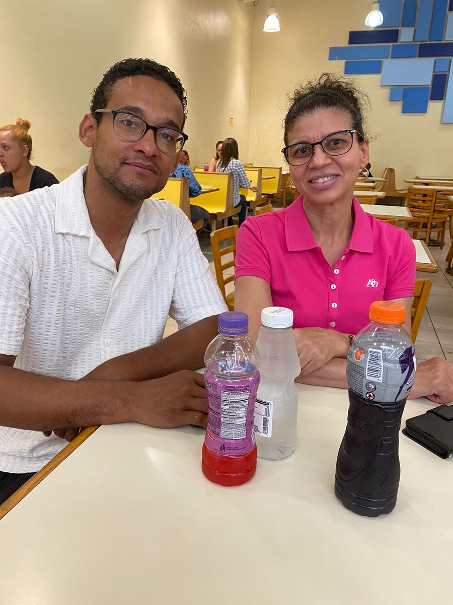 almanzar_ling's tweet photo. Con Milagros, mi tía-hermana. Feliz domingo. https://t.co/bKC4mus3rV