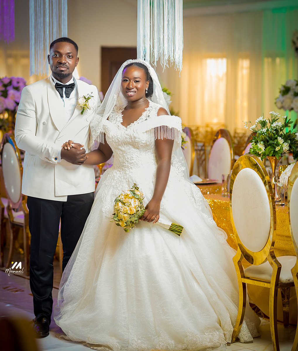 manuelphotos_1's tweet photo. Who can find a virtuous wife? For her worth is far above rubies. The heart of her husband safely trusts her; so he will have no lack of gain. She does him good and not evil all the days of her life. 
PROVERBS 31:10-12 
Ps. Isaiah 💍 weds 💍 Clair.
#ItsComplete #love #wedding https://t.co/rllHNanYsE