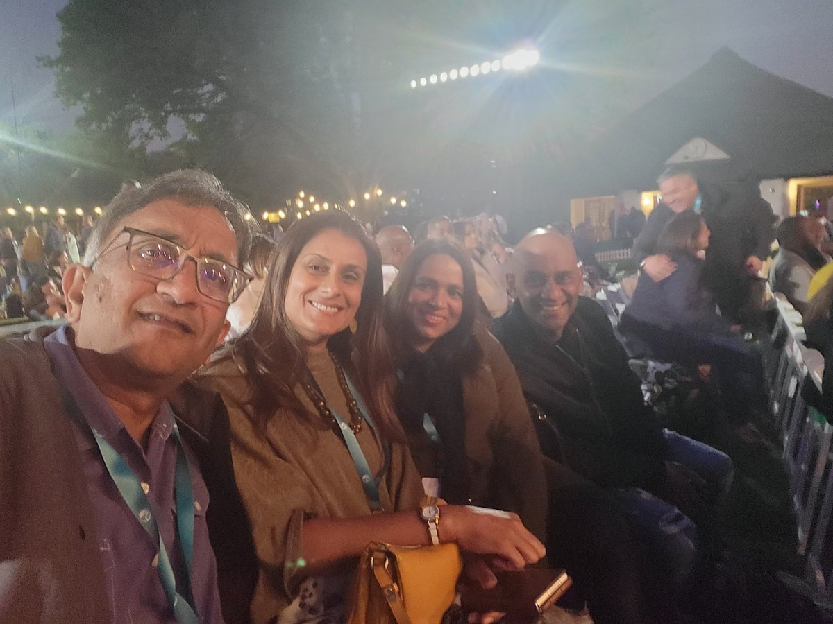 bugeru's tweet photo. #starlightclassics #starlightbirthday 

Happy bday Pravika Govan. Hope u enjoyed being serenaded at the RMBStarlight classics. Proudly organised by your loving husband Rupesh https://t.co/kAMZ8jnNlB