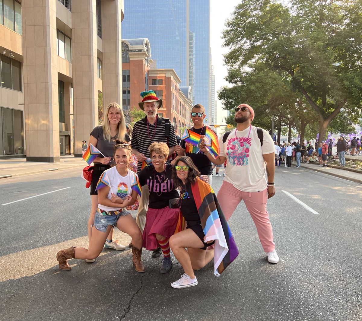 Good Morning #yyc

Here’s to a city that supports love, inclusivity, and celebrating that!

❤️🧡💛💚💙💜