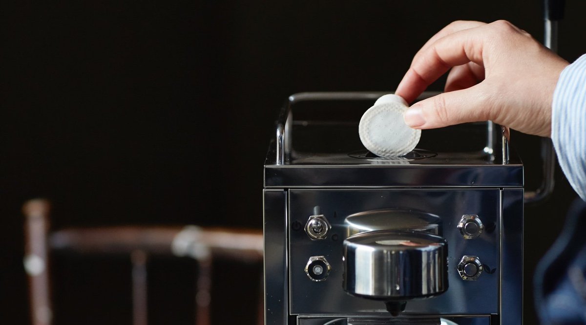 ecoCoffeeStore's tweet photo. Choosing Ola Coffee capsules means no compromise. It means the best coffee for you & the best for the environment.
#ecoFriendly #ecoLiving #zeroWasteLiving #saveTheEnvironment #sustainableLife #coffeeholics
#coffeePeople #coffeeEveryday #ecoFriendlyPackaging #coffeeGeeks https://t.co/vU3ipdciNG