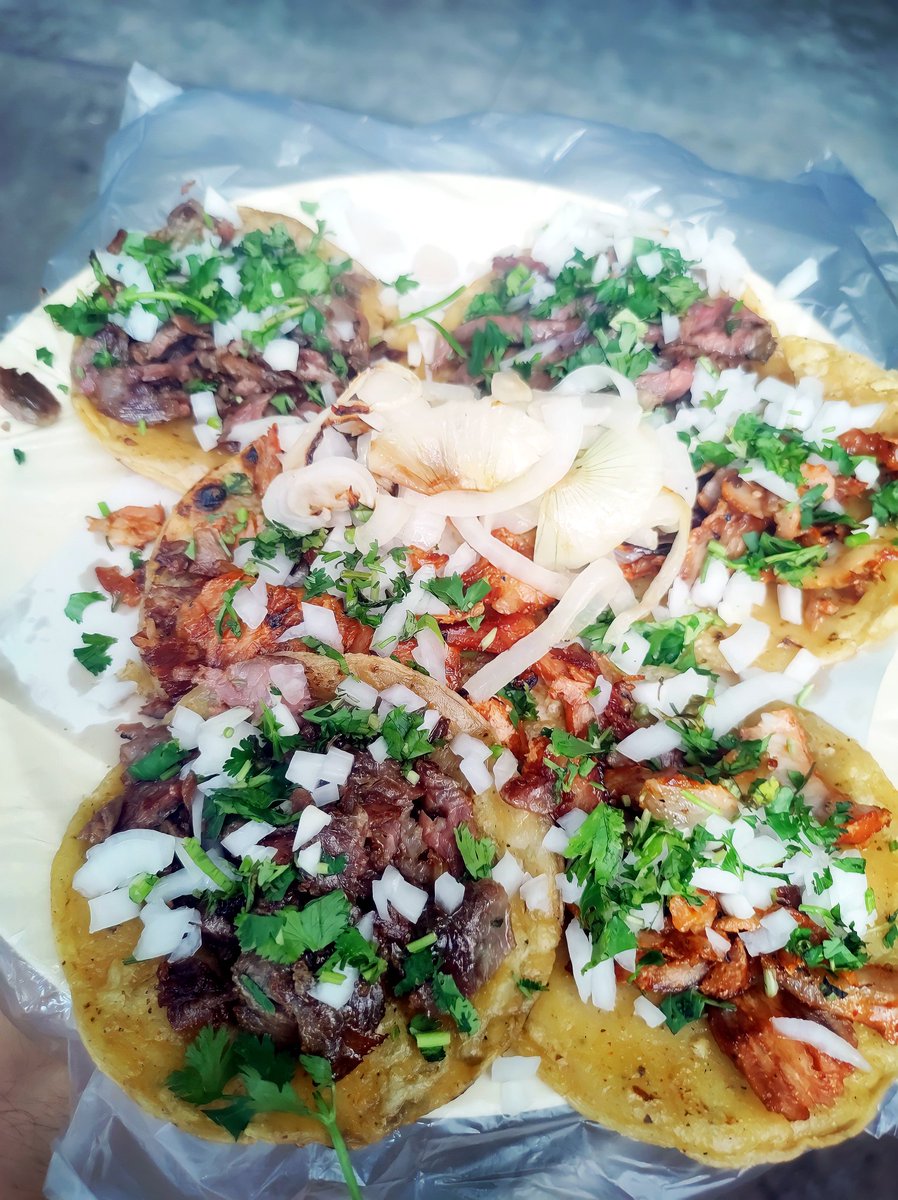 MexiTacosTab's tweet photo. Suadero, tripita, ubre, longaniza, orejitas, asada, chorizo, chistorra, cuerito... Y más 🤤🌮

Nos vemos en MEXITACOS 😎 hoy cerramos a las 11 pm!!! 

Velódromo de la deportiva (frente a las canchas de fútbol)

BUSCANOS EN UBER EATS, RAPPI Y DELI APP

WhatsApp: 9931265741 https://t.co/7yp7QLF0Yl