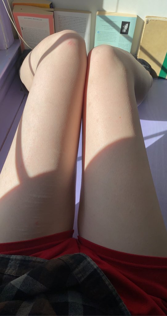 faintfawn's tweet photo. Legs today gonna update on Halloween and see the difference https://t.co/mT6XwtBsop