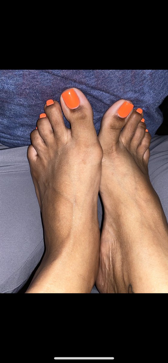 qlovestoes's tweet photo. Ms. Cherries gorgeous square toes. US size 10
#feet #toes https://t.co/z79qBz4C7p