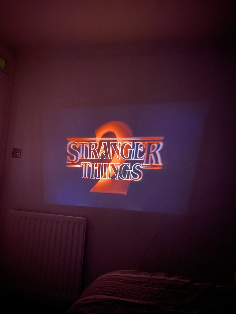 Ghostcaz11's tweet photo. Finally watching stranger things 😍 https://t.co/UdRLQ3zS8q